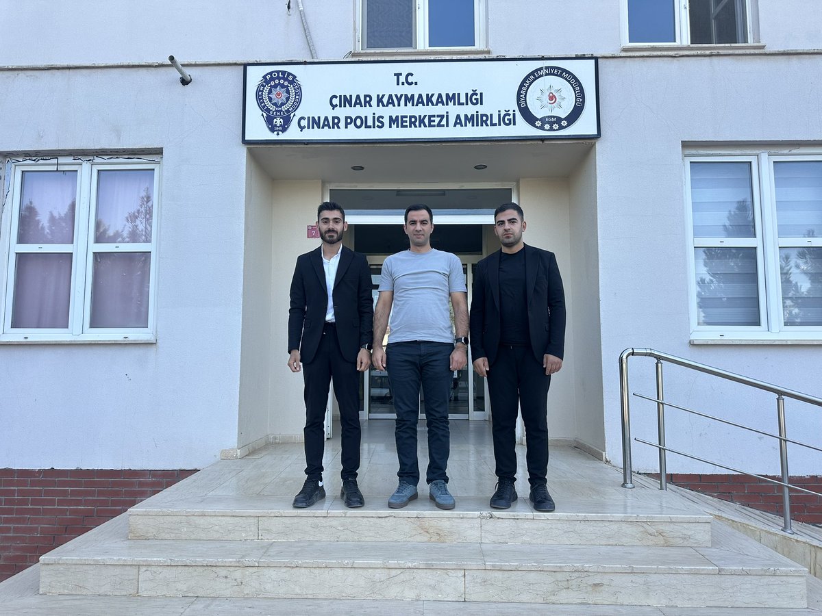 İl Gençlik Kolları Başkan Yardımcımız Bilgi ve İletişim Teknolojileri Başkanımız Abdurrahman Akbuğa ile birlikte, 

Çınar İlçe Emniyet Amirimi Sayın Gürel KURT’u ziyaret ettik.

Nazik misafirperverliği için kendilerine teşekkür ederiz.