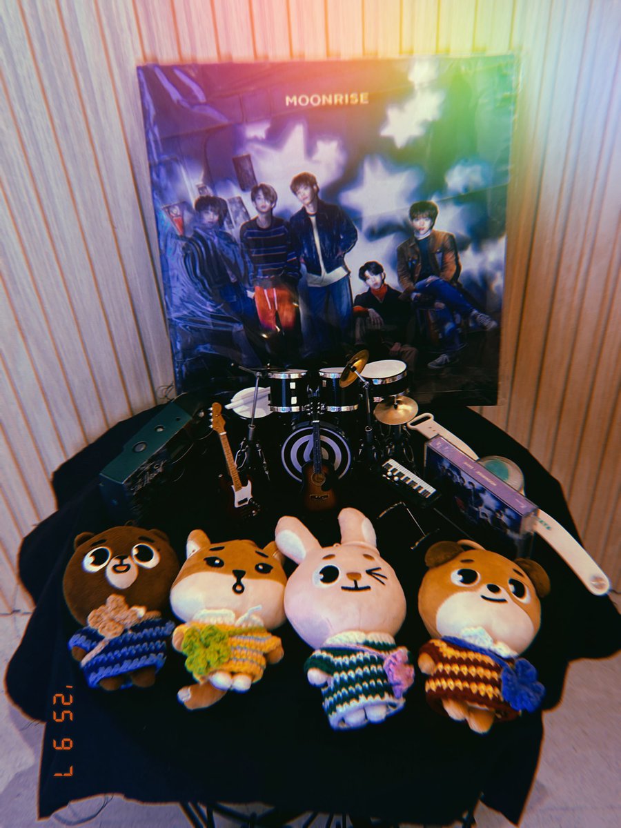 DAY6_mm's tweet photo. 📸🎞️💿  #D610_Miamovie  #데이식스 #DAY6 https://t.co/kQ1vuVCiEf