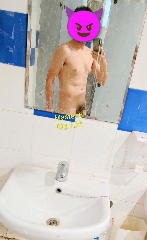 晚安，奴隸們！
Good Night. Fags!
#野祼 #Toilet #WildNaked #LikeandRXForMore