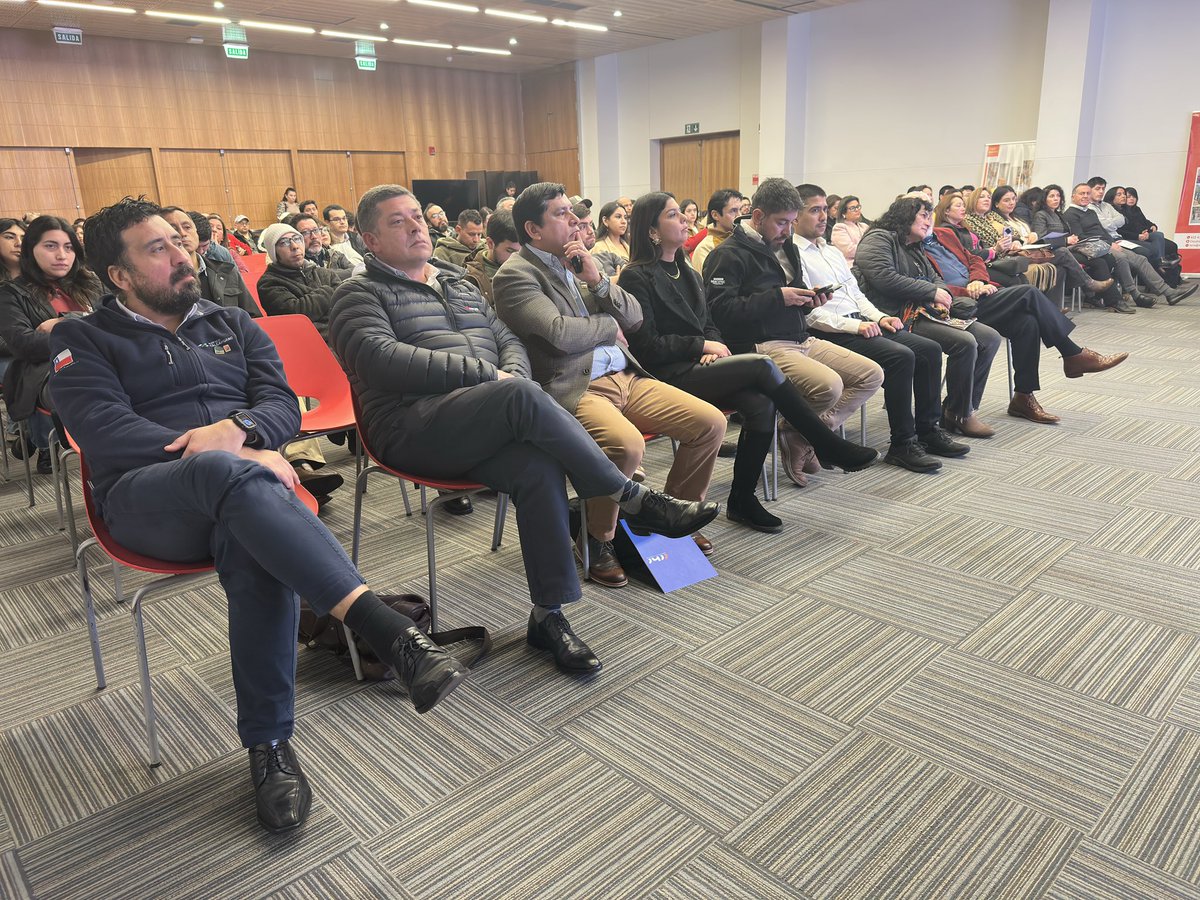 ✨ Este miércoles, el presidente de la #CChCÑuble, Sebastián Godoy, participó en el cierre del Curso de Importaciones, instancia que apoyamos como gremio para fortalecer el crecimiento de los emprendedores de la región. 🚀