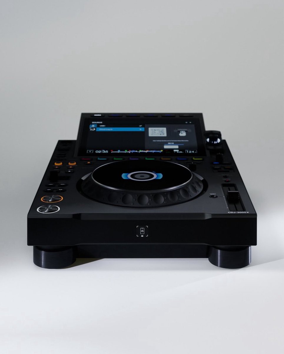IncomazSonido's tweet photo. El AlphaTheta CDJ-3000X es el nuevo reproductor profesional para DJ.
👉🏼 Wi-Fi integrado.
👉🏼 Pantalla táctil más grande (10,1 pulgadas).
👉🏼 Dos puertos USB-C.
👉🏼 Botones y acabado más resistentes.
#alphatheta #cdj3000x #dj #deejay #incomaz #incomazsonido #tiendadesonido #madrid https://t.co/sq809RodFT