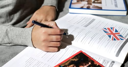 BibliotecaCQ's tweet image. A @feuspoficial está com inscrições abertas para #minicursos gratuitos e presenciais de #línguas estrangeiras, como #alemão, #chinês e #espanhol. As inscrições vão até 14/09.
@FCFUSP @iq_usp  
jornal.usp.br/universidade/f…