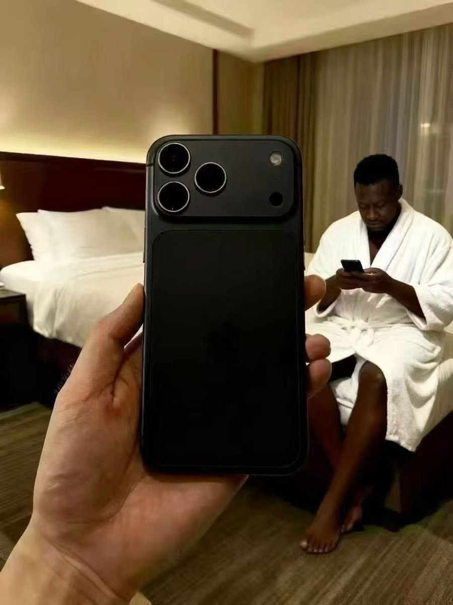 福利姬玫瑰色的你分享的黄推图片1 - 网红私拍内容