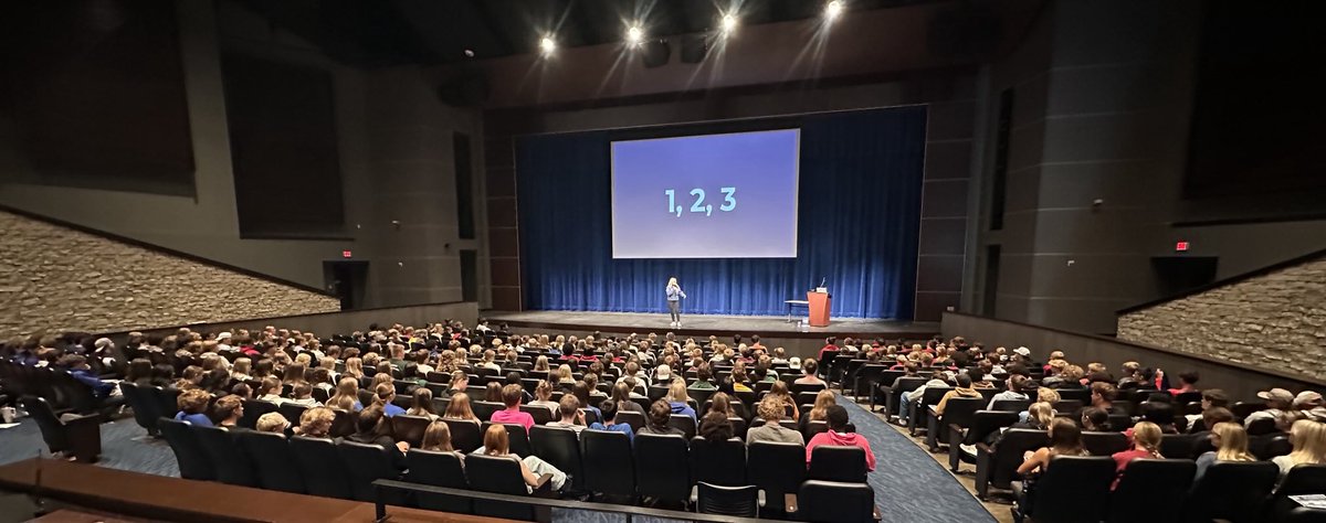 Laker leaders learning and growing with other CLC leaders in Brainerd. Dr. Cindra Kamphoff author of Beyond Grit  is leading the event. ⁦<a href="/Mentally_Strong/">Cindra Kamphoff, PhD</a>⁩ #ChampionsInLife ⁦<a href="/DLPublicSchools/">DL Public Schools</a>⁩