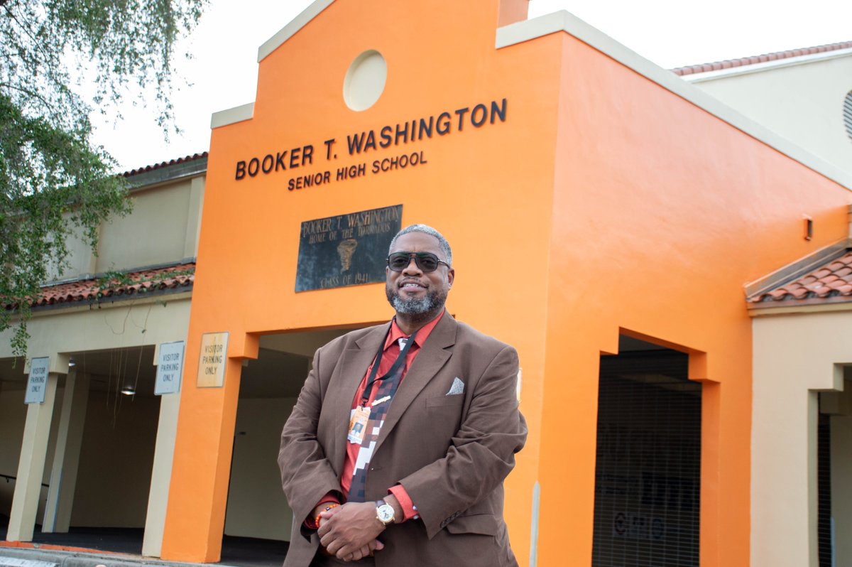 For the first time, schools in #MiamiDade’s Black and Brown neighborhoods earned an “A” rating, marking a historic milestone. From Overtown’s Booker T. Washington to Little Haiti’s Edison Park, communities are celebrating academic excellence. 🎓📚 

miamitimesonline.com/news/local/fir…