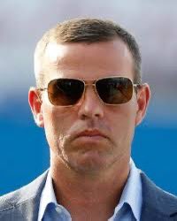 BB and <a href="/DelReid/">Del Reid 🦬</a> giving Buffalo Bills Men in Black 🕴️🕴️