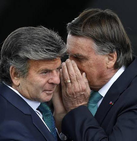 cavalcanti_jo's tweet image. O ministro Luiz Fux entra para a história como o ministro que votou para condenar os pobres que foram usados como massa de manobra no 8 de Janeiro, mas agora escolhe absolver o verdadeiro líder da organização criminosa por trás de tudo: Jair Bolsonaro.