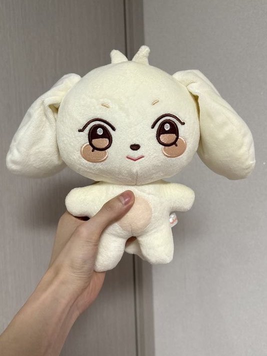 frommhehet's tweet photo. oh? just like his daughter 🥺 https://t.co/5bdlmSOLhY