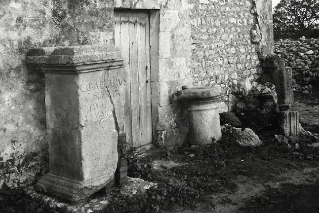 🔴 𝕃𝔼 𝕄𝕌𝕊É𝔼 𝔸 𝟚𝟘 𝔸ℕ𝕊│ Il y a 20 ans, le musée ouvrait au public. Mais, il a tout connu : les premières visites du site il y a plus de 30 ans, les premières photographies aériennes il y a près de 50 ans ainsi que les premières fouilles il y a plus de 100 ans.🏺