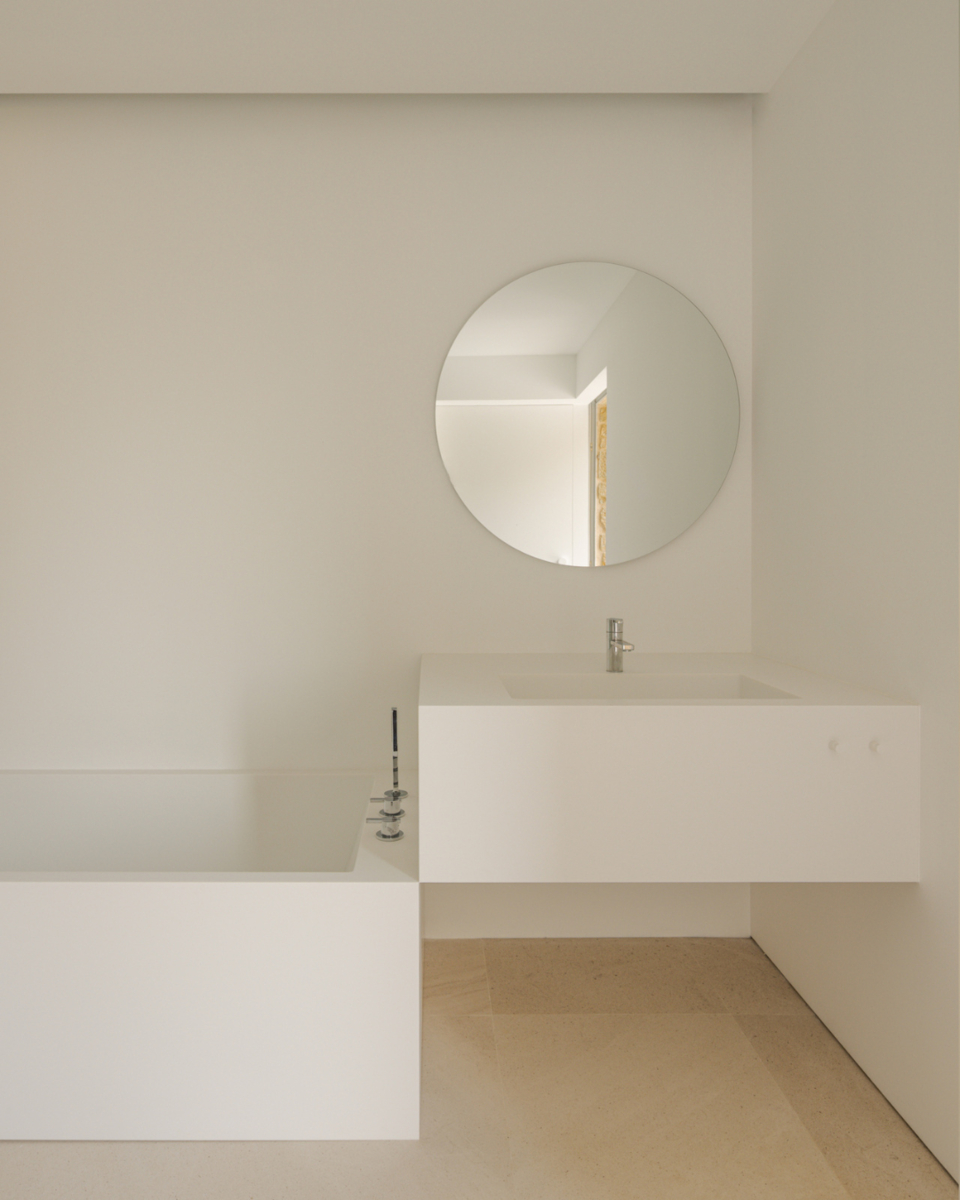 NEW PROJECT | MAS CADALT⁣

The home and studio of Terence Woodgate &amp; Paula Woodgate.⁣
Photos by @fernandogguerra⁣
⁣
#fransilvestrearquitectos #bellezaeficaz #architecture #tradicioninnovada #architecturephotography #lacadalt