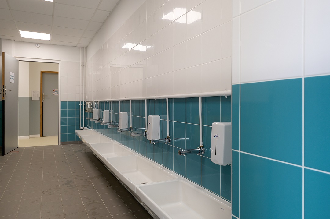 .<a href="/NMenhaouara/">Nessrine Menhaouara</a> vient d'inaugurer l’extension et la rénovation du groupe scolaire Paul-Vaillant-Couturier de la <a href="/villedebezons/">Ville de Bezons</a>. C'est #TBS qui a réalisé tous les ouvrages #TCE de ce très beau #chantier mené en site occupé pendant 1 an. 👌 Merci à nos clients pour leur confiance. 🙏