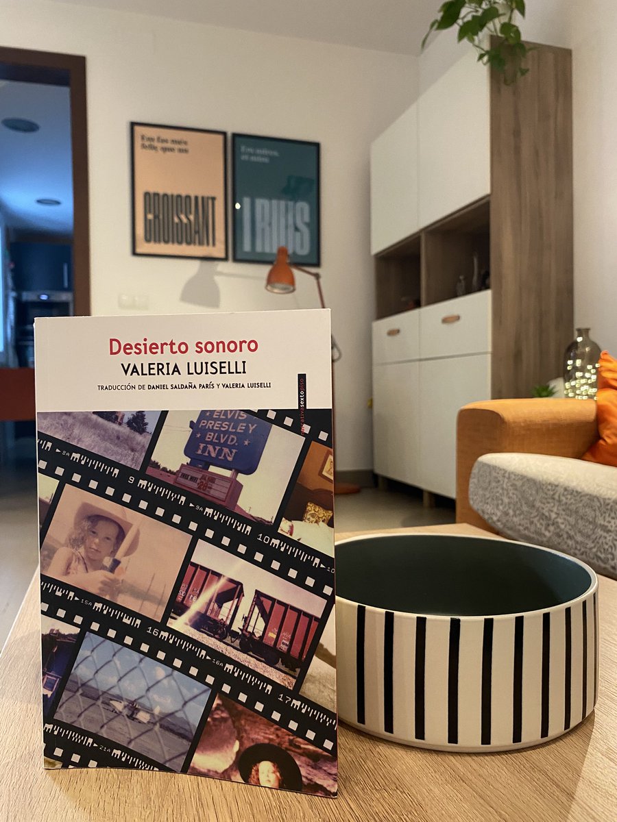 📚Família, parella, feina, un desert,
històries paral•leles, èxode, aventures i 
un viatge en cotxe. A estones absorbent, d’altres confús i en alguns moments, prometedor. Potser massa coses…