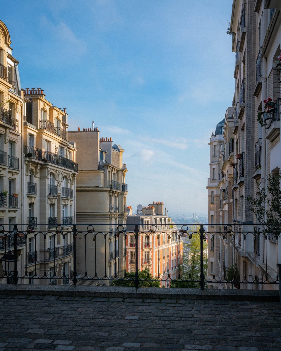 michaelboegl's tweet image. Strolling through Paris 🚶🏻