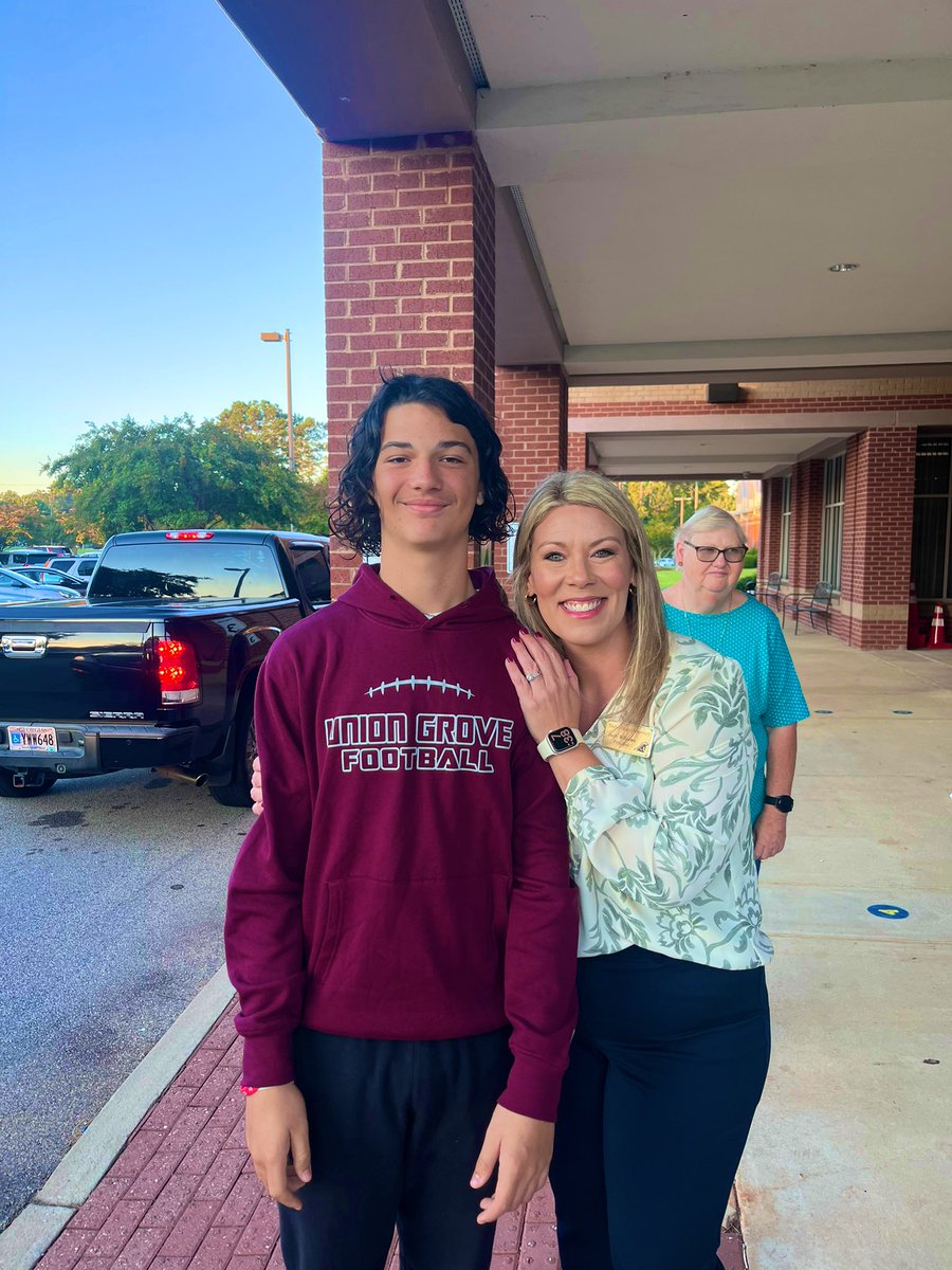 Holly Williams (@hwilliams_tre) on Twitter photo Happiness is when one of our former <a href="/Timberridge_HCS/">Timber Ridge Elementary</a> Titans comes back to visit! Once a Titan, always a Titan!!! #RootedInKindness #RisingInExcellence Happiness is when one of our former <a href="/Timberridge_HCS/">Timber Ridge Elementary</a> Titans comes back to visit! Once a Titan, always a Titan!!! #RootedInKindness #RisingInExcellence