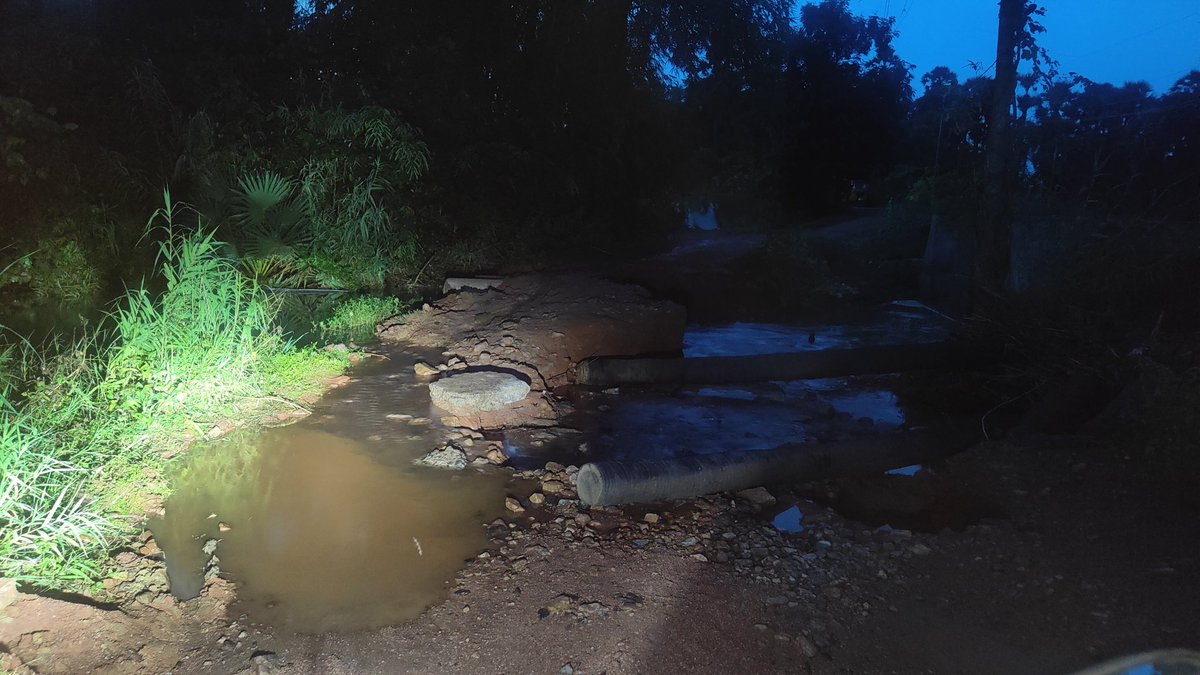 saiteja011099's tweet photo. @naralokesh @PawanKalyan @ncbn 
Our village Gandhavaram in Padmanabham mandal, Visakhapatnam district, suffers badly whenever it rains due to poor road condition. We request urgent repairs to ensure public safety. https://t.co/pZVEhgsCtD