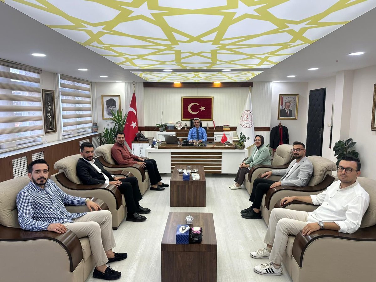 Kağan Mercan (@kaganmercannn) on Twitter photo İl Milli Eğitim Müdürümüz Sn. Behçet Bakır’ı, il başkan yardımcılarımızla birlikte ziyaret ettik.
Nazik misafirperverliği için müdürümüze teşekkür ediyoruz. İl Milli Eğitim Müdürümüz Sn. Behçet Bakır’ı, il başkan yardımcılarımızla birlikte ziyaret ettik.
Nazik misafirperverliği için müdürümüze teşekkür ediyoruz.