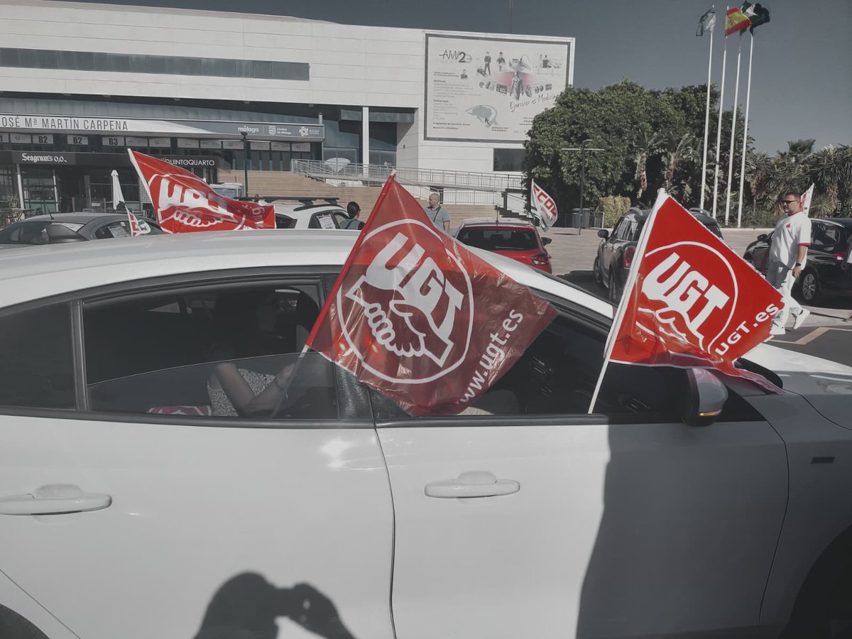 El Coordinador de ATP-UGT-FICA Málaga Pedro Macías, junto al Secretario General de UGT-FICA Málaga David Conde, han participado hoy en la Caravana de Coches, por la Reducción de la Jornada de Trabajo a 37,5 horas semanales en Málaga.
#ReducciónJornadaYA