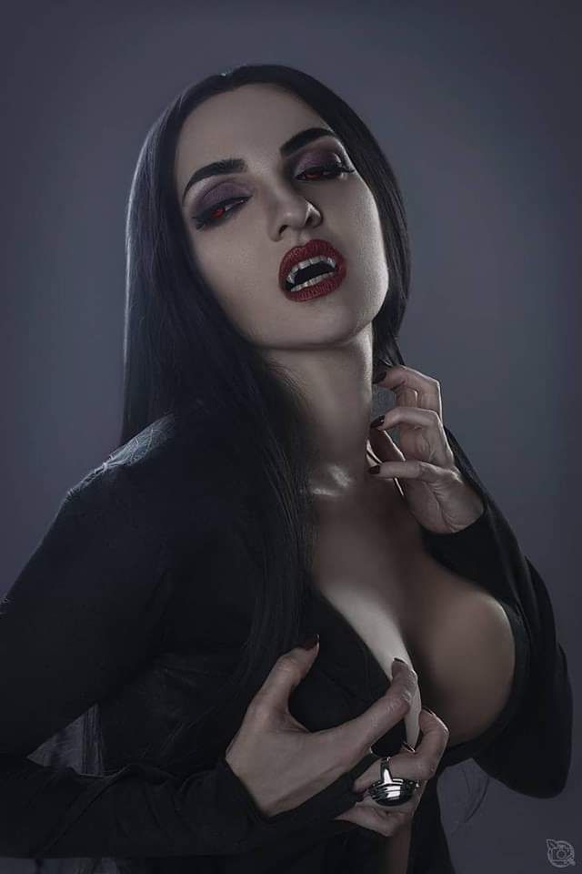 CountDraculaDB's tweet image. Growl