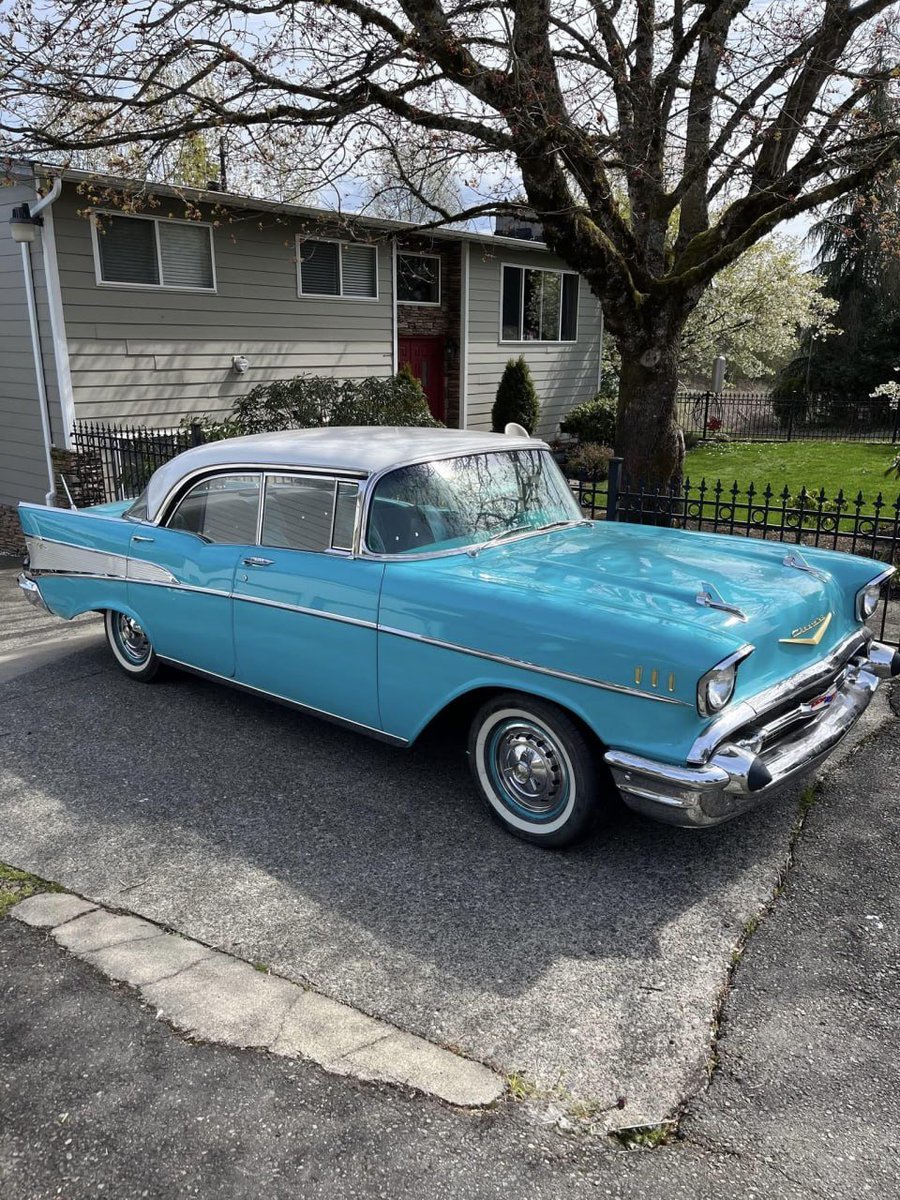 1957 Chevrolet Bel Air sedan🇺🇸

Do you find it appealing?