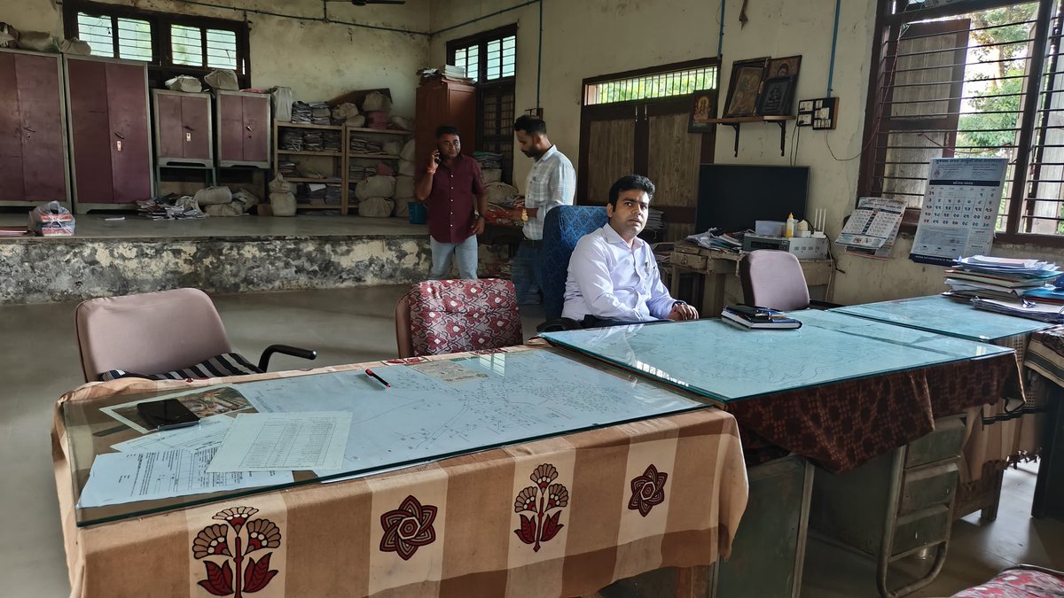 આજ રોજ માલપુર ગ્રામ પંચાયતની મુલાકાત કરી ,ગ્રામ પંચાયતમાં ચાલતા વિકાસના કામો ,વેરા વસુલાત વિગેરે , બાબતે સમીક્ષા કરવામાં આવી <a href="/CMOGuj/">CMO Gujarat</a> <a href="/GujPRHDept/">Panchayat, Rural Housing & Rural Dev. Department</a>