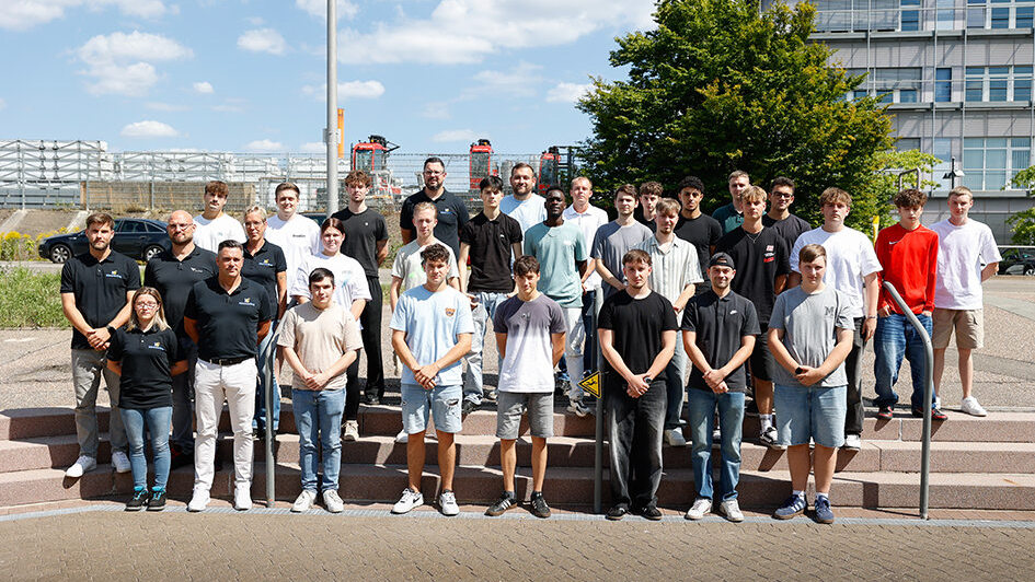 👩‍🎓👨‍🎓On September 1, 2025, a total of 56 young people began their apprenticeship at profine GmbH. Of these, 40 launched their careers at the company headquarters in Pirmasens, while 16 started at the Berlin site.

windoorexpert.eu/news/news,3676…

#PVCsystems <a href="/profineGroup/">profine Group</a>