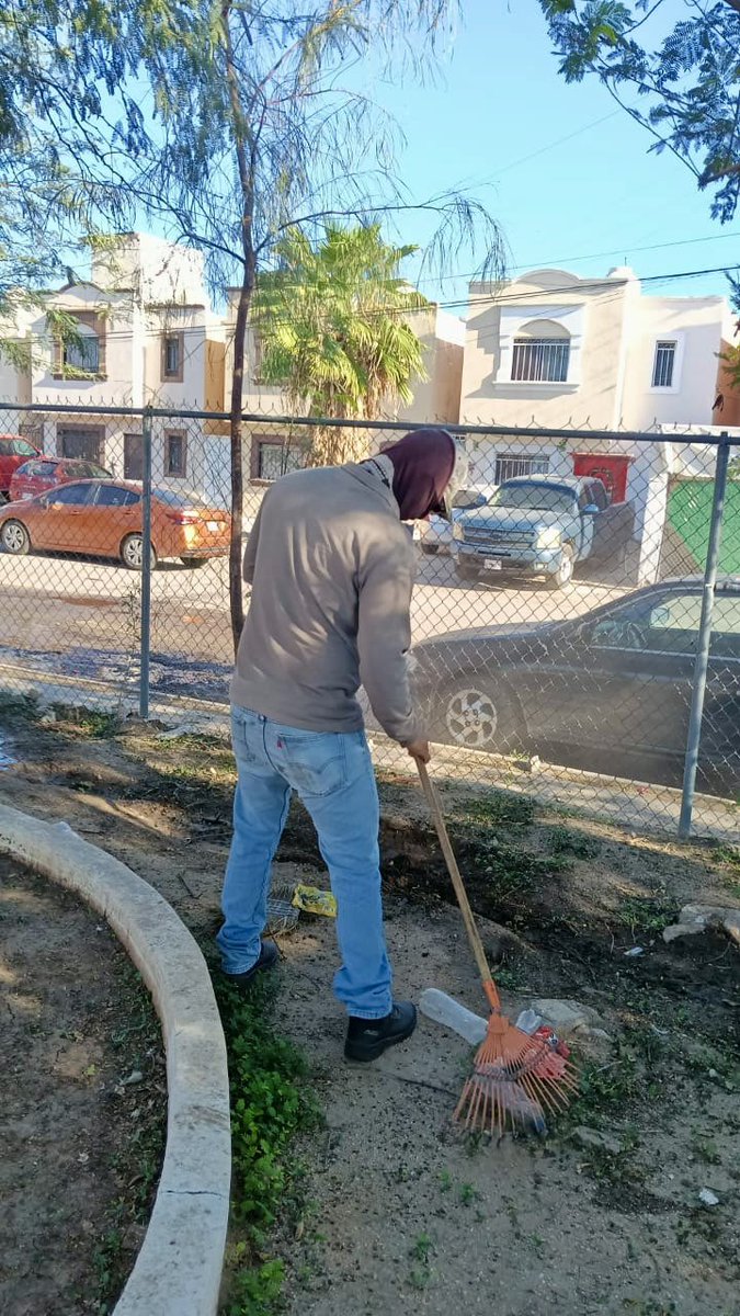 Limpieza y mantenimiento en la plaza de Los Altares. 🙌🏻🧹

#HermosilloCRECELimpio