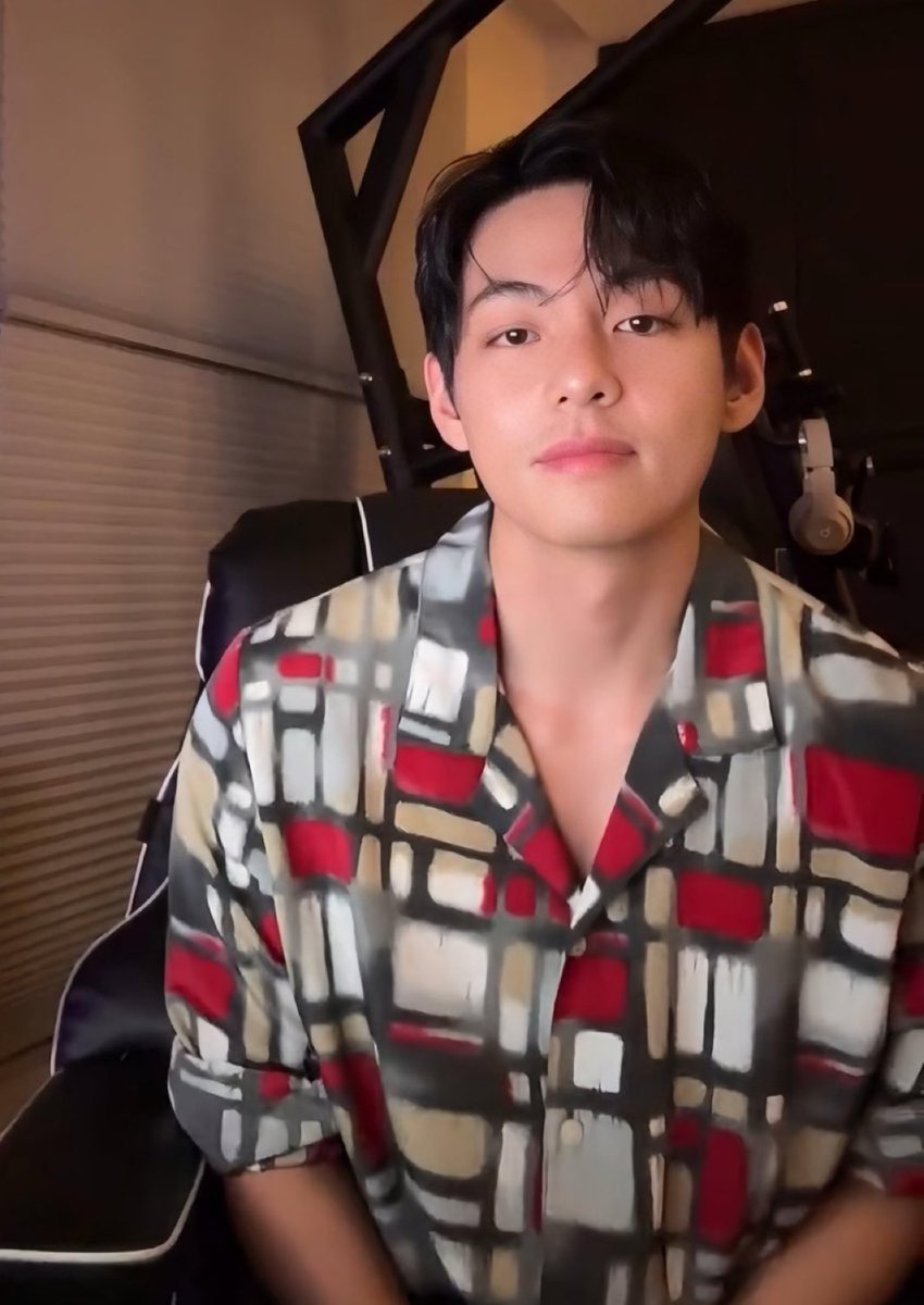 Duto Prasetya ᵛᶰˣ 𝓥𝓸𝓼 𝘉Λ𝘋𝘖𝘚 (@kimthaehyungg) on Twitter photo 