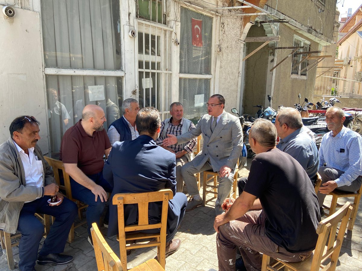 Kaymakam Ali ARIKAN, Kütahya Vakıflar Bölge Müdürümüz Muhammet Enes Çınar ve Ak Parti İlçe Başkanımız Yasin Nurbaş ile birlikte, İlçemiz Alaca Camii, İmaret Camii ve Hacımahmut Camiimizde incelemelerde bulundu. 

Kaymakam ARIKAN incelemeler sonrası vatandaşlarımızla sohbet etti.