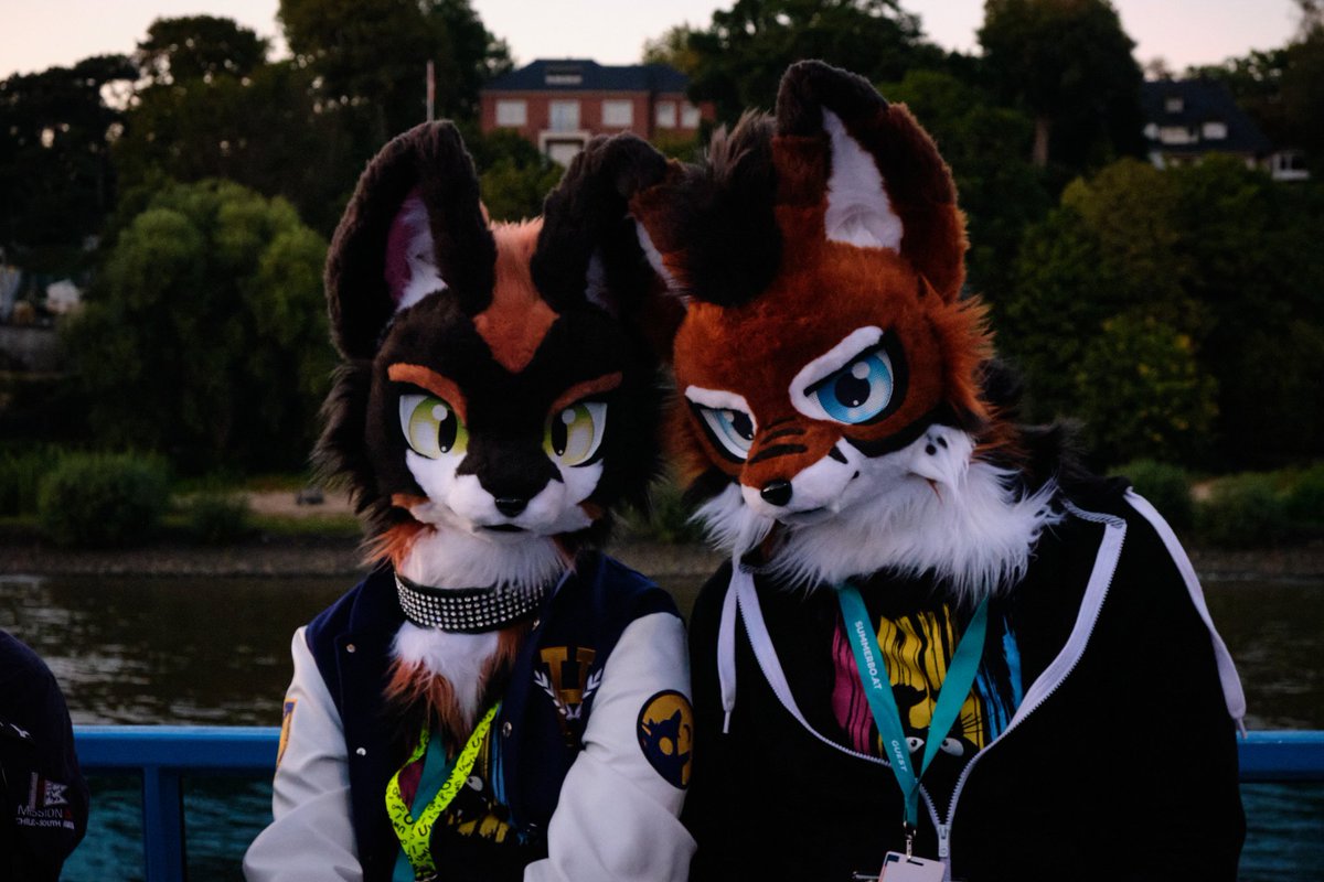 The Party Boat Tour on Eurofurence was so much fun, I loved it a lot! 
The fursuit heads by <a href="/Binari2019/">BINARI FURSUIT</a> and the jacket by <a href="/HanwoolUniv/">HanwoolUniv</a> were perfect for this trip! Was a great party! 😍
