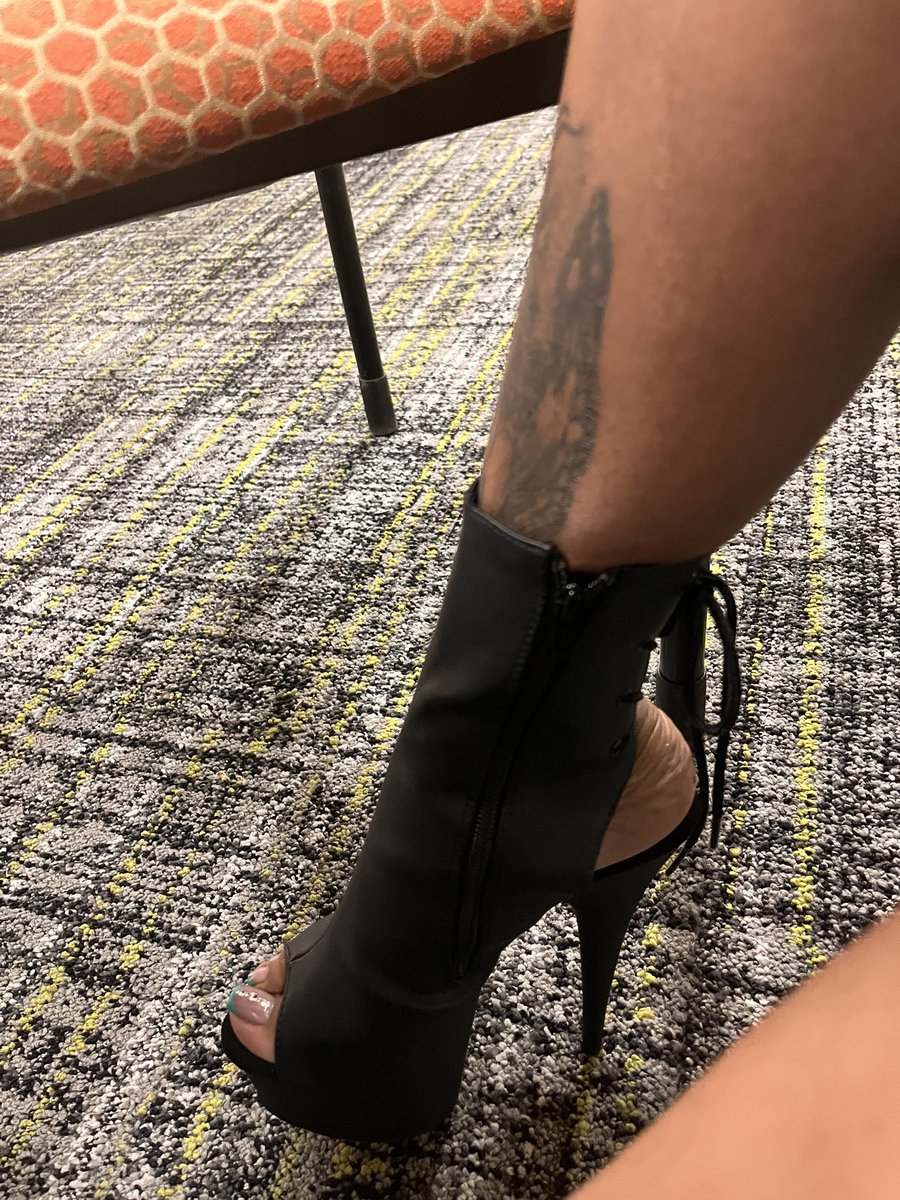 MadamJsHouse's tweet photo. It’s my birthday…do something to make me feel good😌💵💐🍹🫰🏽🧚🏽 #ffc #birthdaygirl #fyp https://t.co/19m1he7NXf