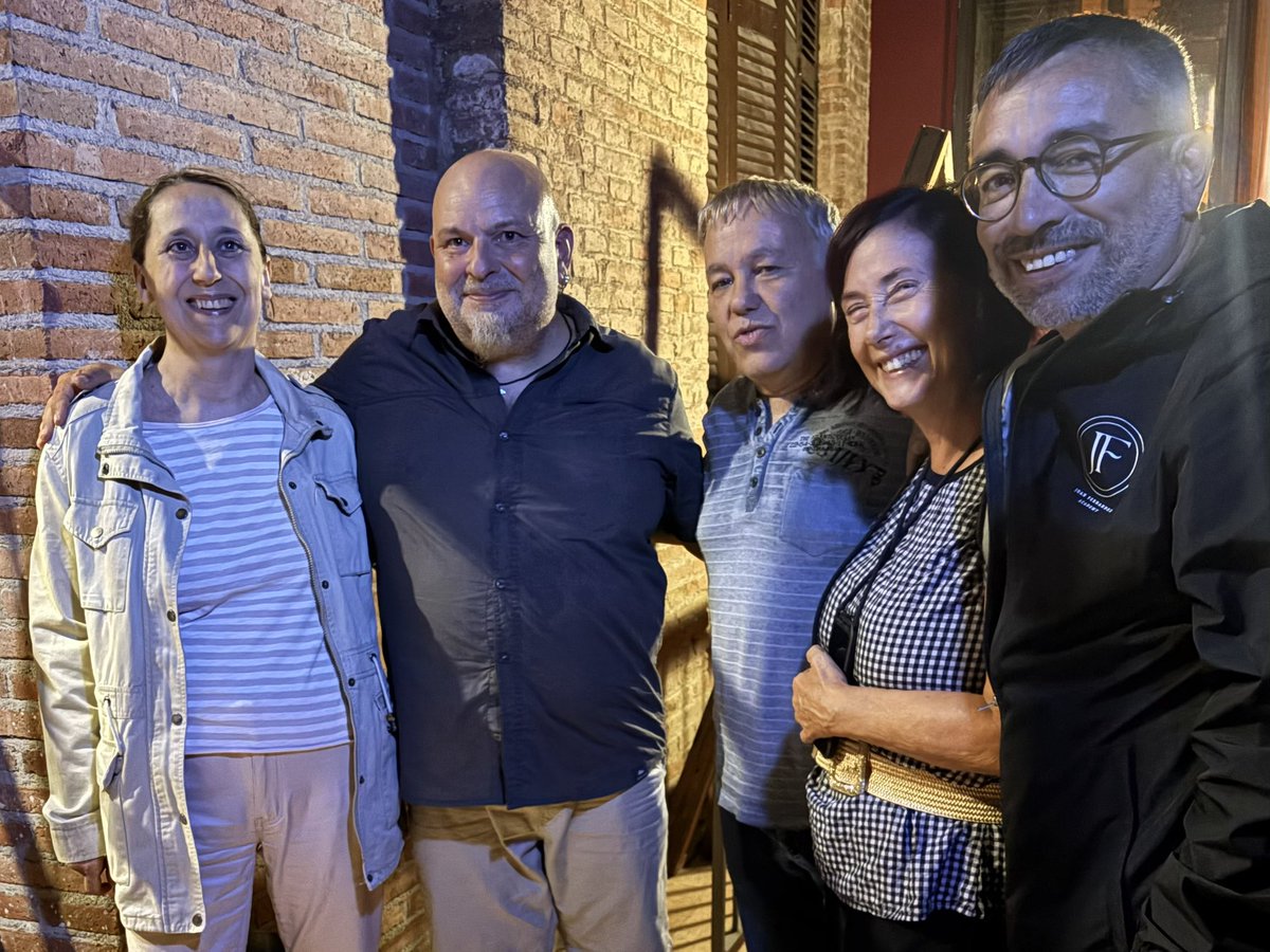 GabrielFerDiaz's tweet photo. 🎶 Quin luxe, haver pogut gaudir aquest vespre amb bons amics del concert «Guillem de Berguedà» de @francescribera «#Titot», un espectacle emmarcat en el programa d’actes amb motiu de la #Diada2025 de l’@ajsantquirze.
🦉 #SQV #SantQuirze #SantQuirzeDelVallès
🟨 #AmbSabadell https://t.co/dJ1FBGol2A