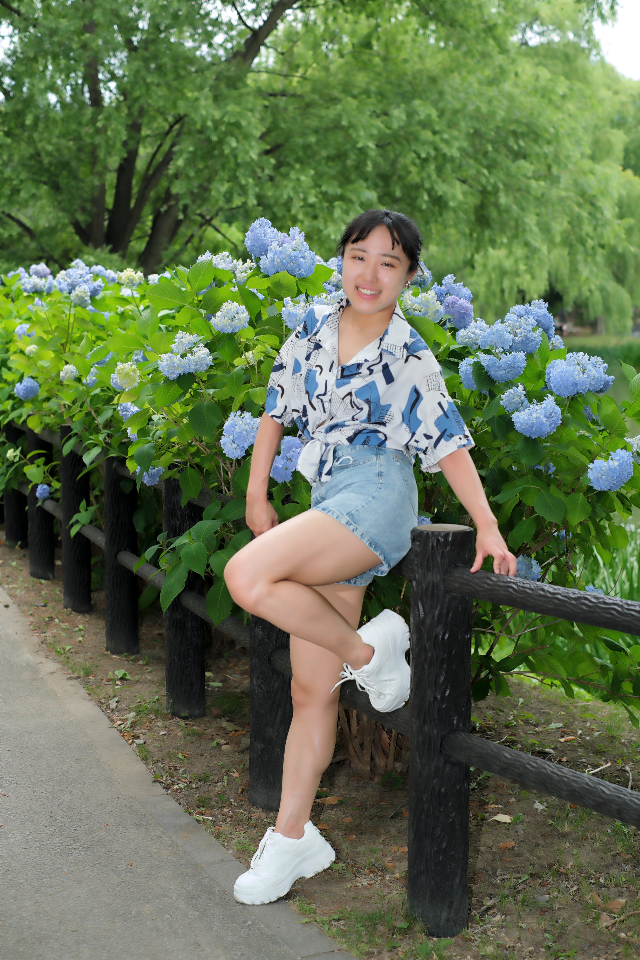 hana＊です HANA 2nd Single 'Blue Jeans' Blu-ray Video Digest - YouTube
