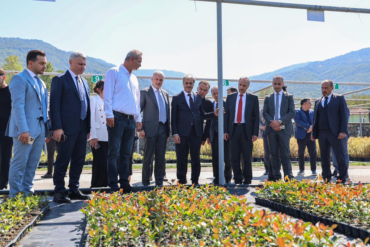 <a href="/SAYazici_/">Şaban Arda Yazıcı</a> Açılışın ardından Sakarya Büyükşehir Belediye Başkanı Yusuf Alemdar, SATSO Başkanı Akgün Altuğ ve davetliler ile birlikte Sapanca Yanık’ta SATSO ile ortaklaşa hayata geçirilen Bitki Doku Kültürü Araştırma ve Üretim Laboratuvarı ziyaret edildi.