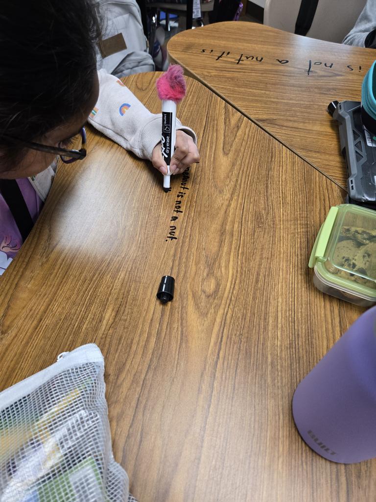 Mrs. Lidey tweet media