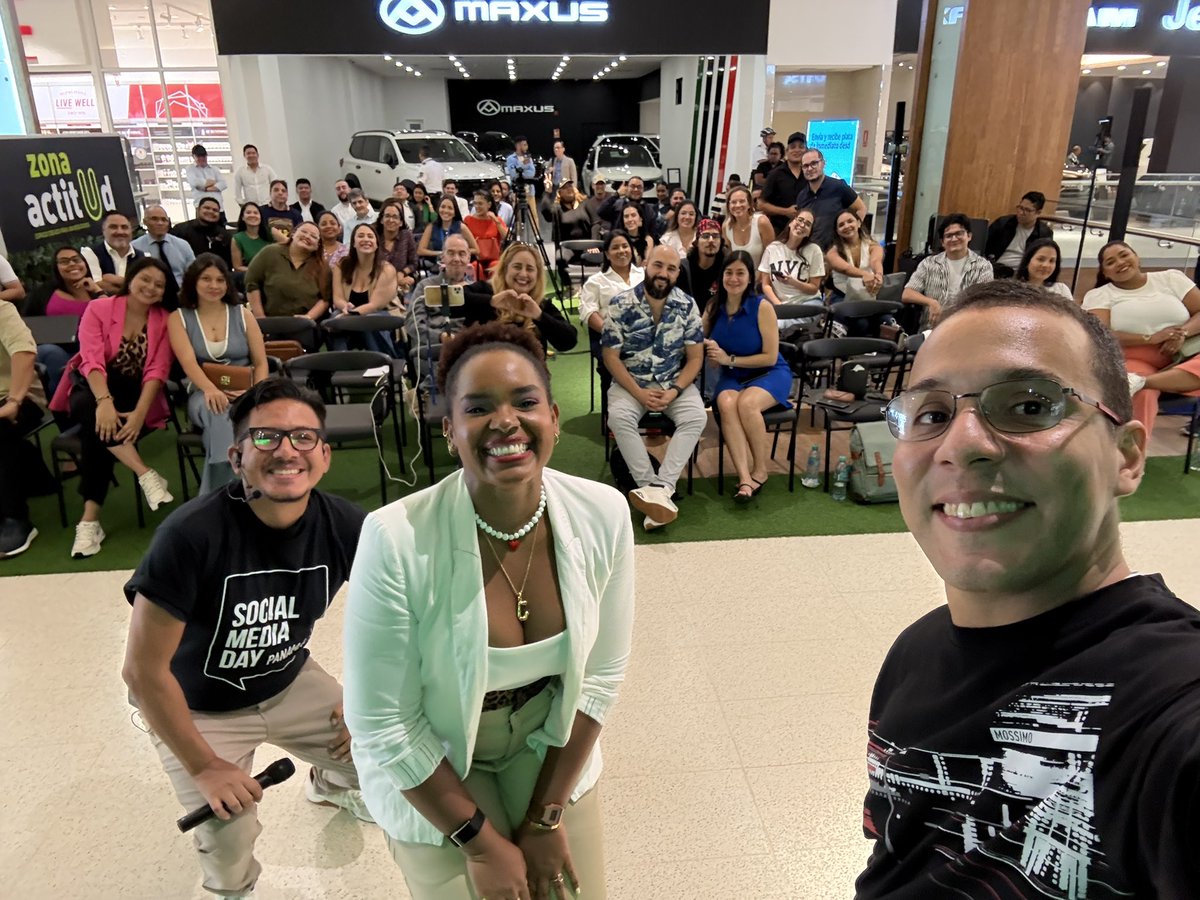 SELFIE-TIME‼️ 
Muchas gracias <a href="/Robinson_Julie/">𝑱𝒖𝒍𝒔 𝑹𝒐𝒃𝒊𝒏𝒔𝒐𝒏</a> por tremendo dato de #marketing en el <a href="/SMDayPA/">SMDay Panamá</a> desde <a href="/AltaplazaMall/">Altaplaza Mall</a> 🤓👍