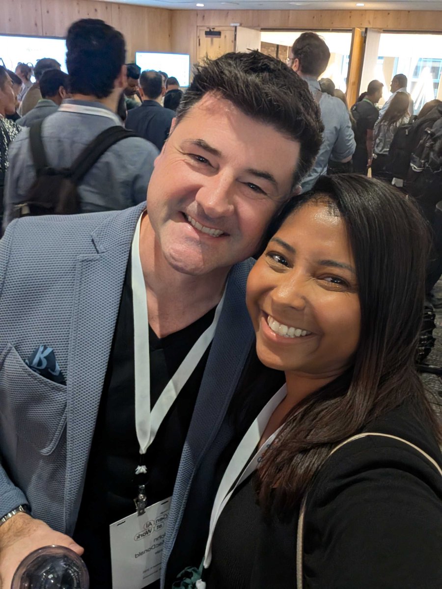 Pythian's tweet image. The focus at yesterday&apos;s Google Toronto #GenAI event has shifted from what GenAI is to how it can solve business problems in tools like #GoogleWorkspace.

We enjoyed discussing this with the teams at Google, partners like JumpCloud, and customers from Telus to TMX!