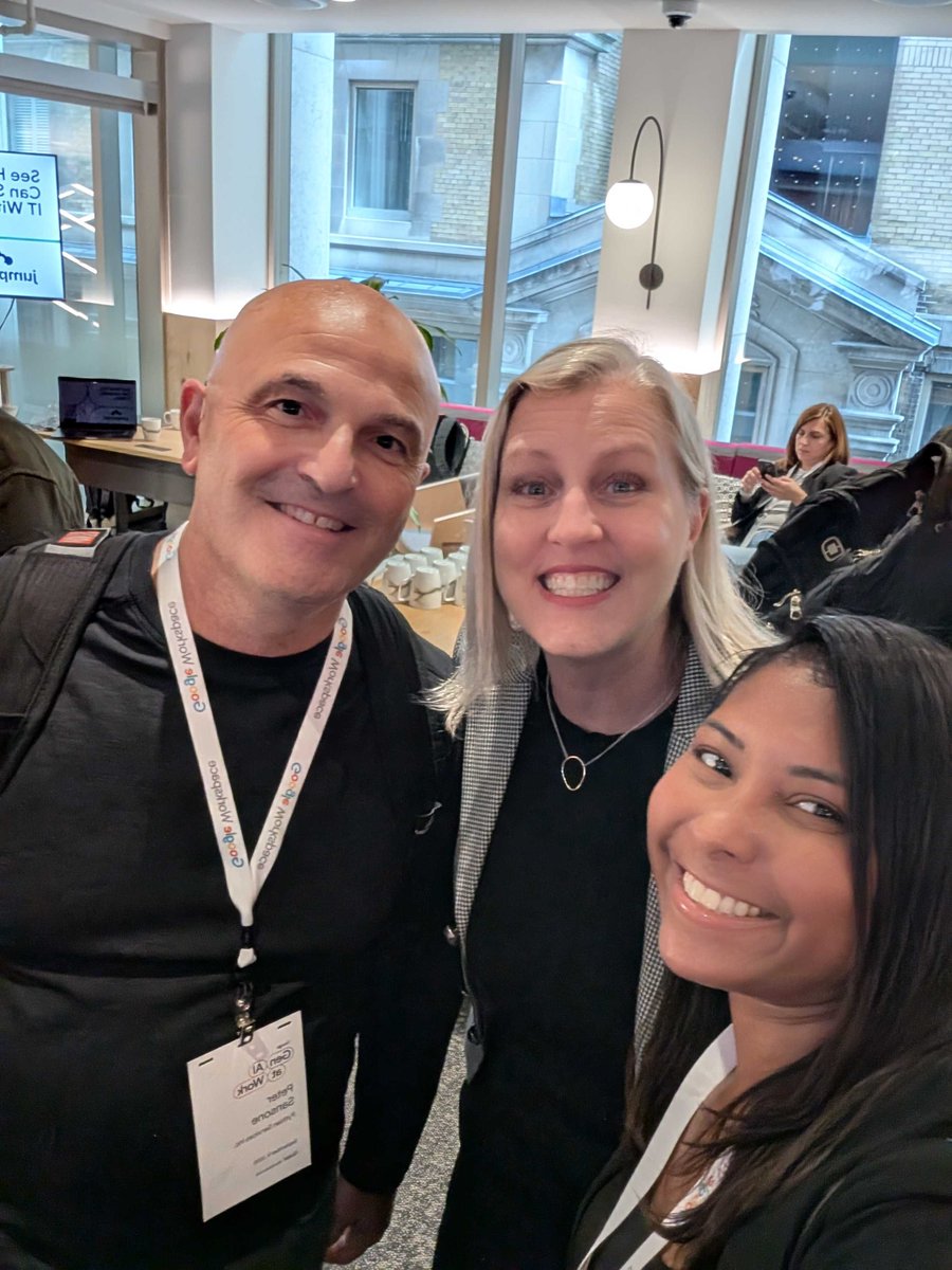 Pythian's tweet image. The focus at yesterday&apos;s Google Toronto #GenAI event has shifted from what GenAI is to how it can solve business problems in tools like #GoogleWorkspace.

We enjoyed discussing this with the teams at Google, partners like JumpCloud, and customers from Telus to TMX!
