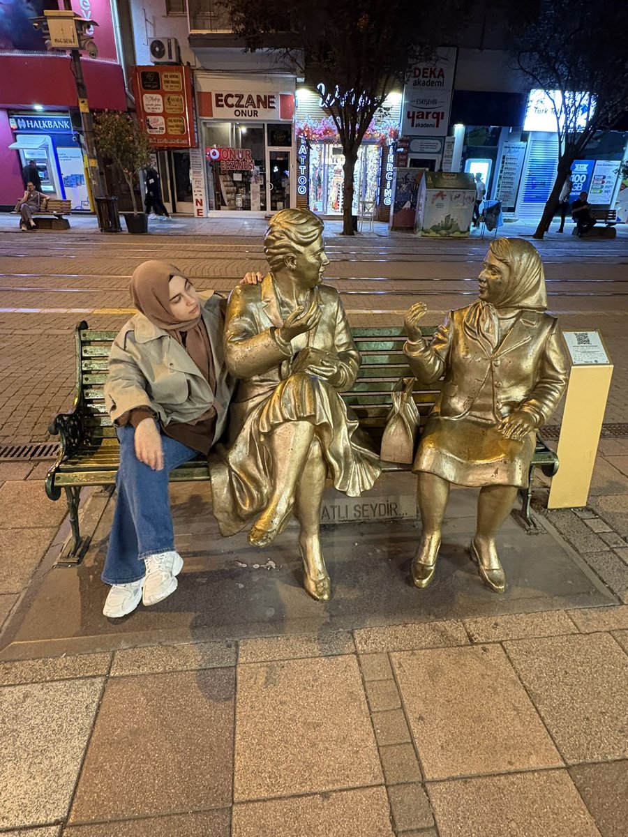 Ona buna laf etmekten bana kalan arkadaş çevrem