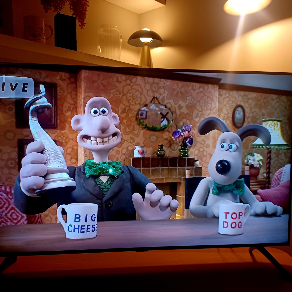 StartLicensing's tweet image. Crackin&apos; news @aardman #WallaceandGromit #NickPark win the #SpecialRecognitionAward @OfficialNTAs this evening.  Wonderful recognition  for a #nationaltreasure  &amp;amp; a wonderful tribute.
#aardman #Wallace #gromit #thentas25