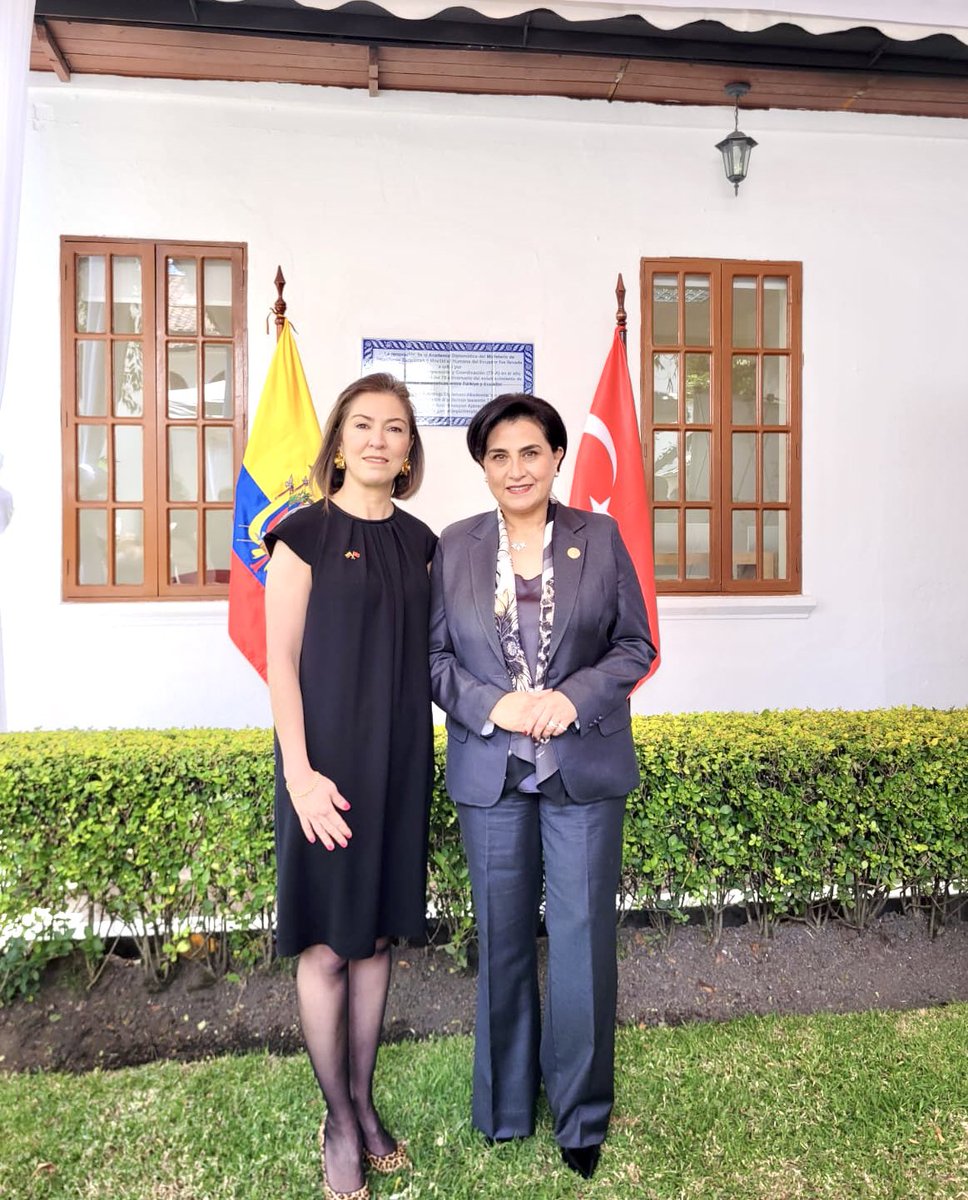 Türkiye-Ekvator diplomatik ilişkilerinin tesisinin 75. yıldönümü anısına Ekvator Dışişleri Bakanlığı Diplomasi Akademisi’nin <a href="/Tika_Turkiye/">TiKA</a> tarafından yenilenen alanlarının açılışını, Dışişleri Bakanı Gabriela Sommerfeld evsahipliğindeki törenle gerçekleştirdik.