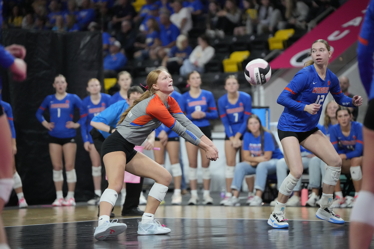 Linn-Mar (5A), Waverly-Shell Rock (4A), Solon (4A), Unity Christian (3A), Williamsburg (3A), Missouri Valley (2A), and West Monona (1A) are newcomers in this week's Iowa High School Volleyball Rankings: 
t.e2ma.net/webview/rh1hsi…