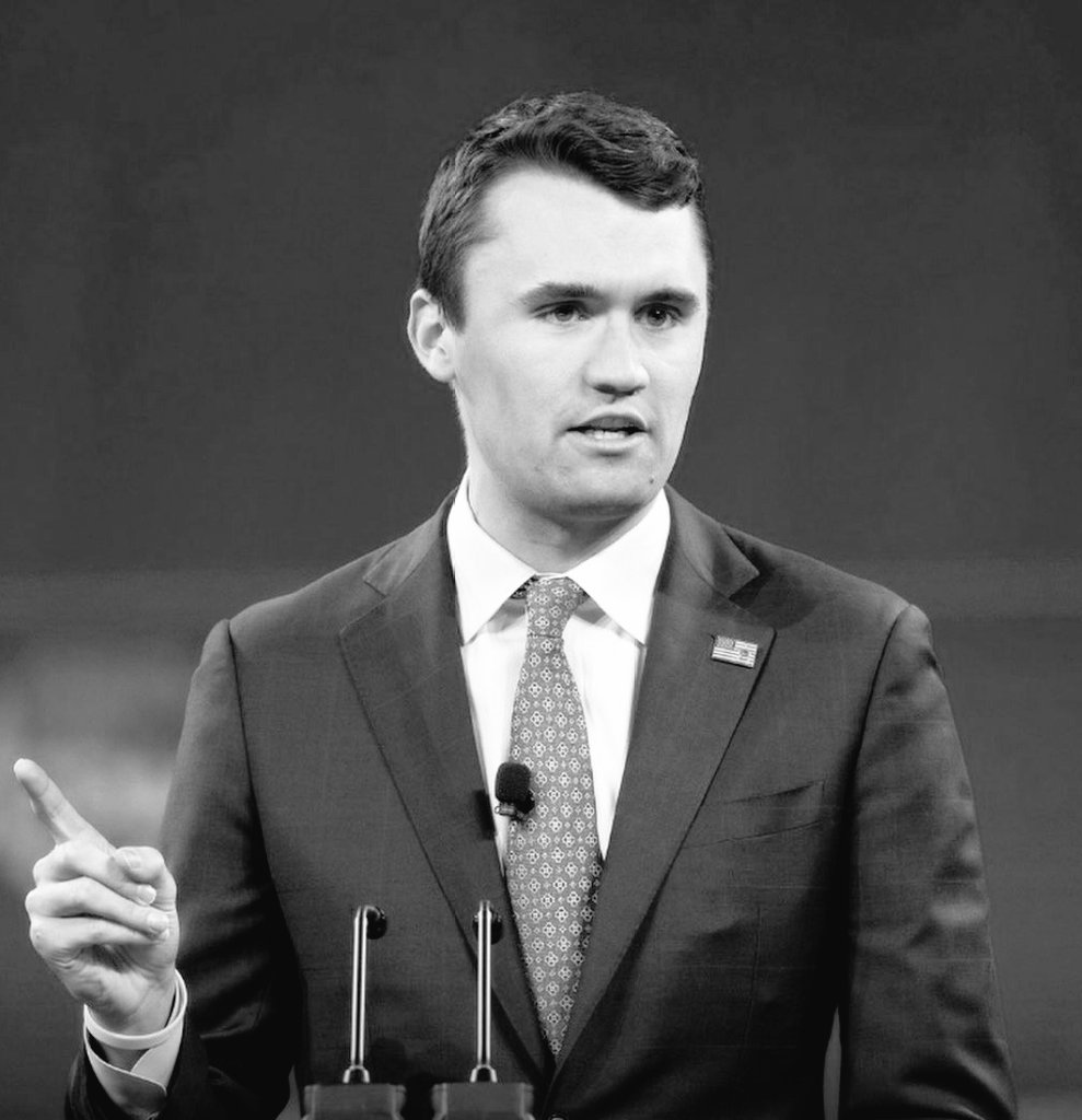 En tres meses, la izquierda de América asesinó a dos políticos jóvenes, padres de familia tradicional, de ideología conservadora. No se van a detener hasta acabar con todos los valores del libre mercado y de la familia.

Paz en la tumba de Charlie Kirk.