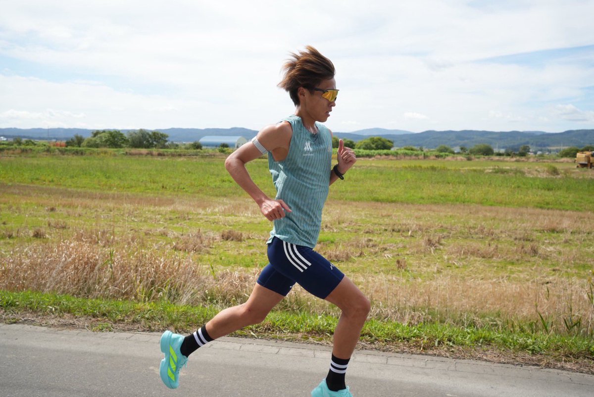 MABP_Maverick's tweet photo. 鬼塚選手、北海道合宿の最後のポイント練習！！
newシューズがお似合いですね◎

#adidas
#ADIZEROADIOSPRO4 https://t.co/tIJGSb6mtx