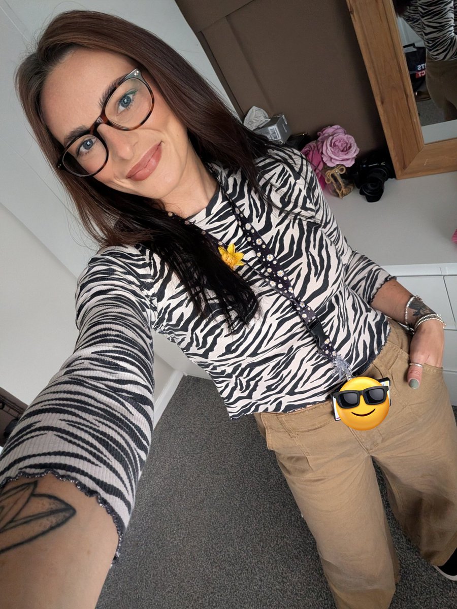 D a i s y 💙 tweet media