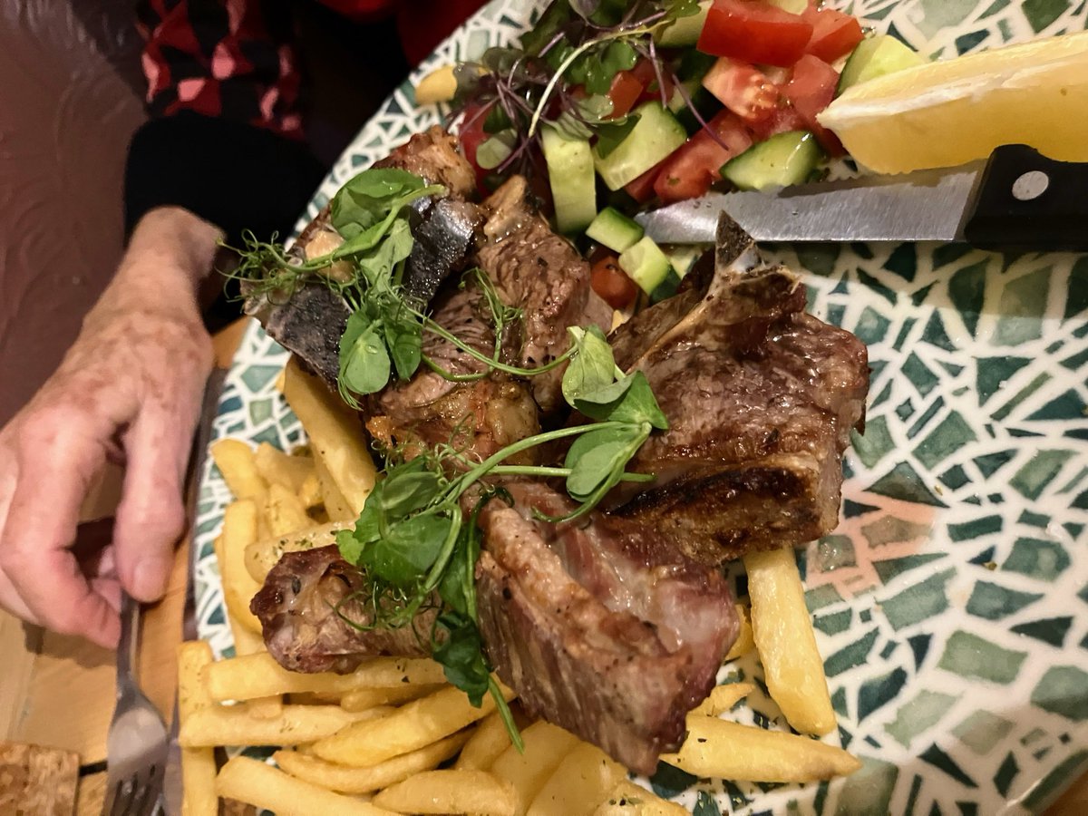 karen thompson tweet media