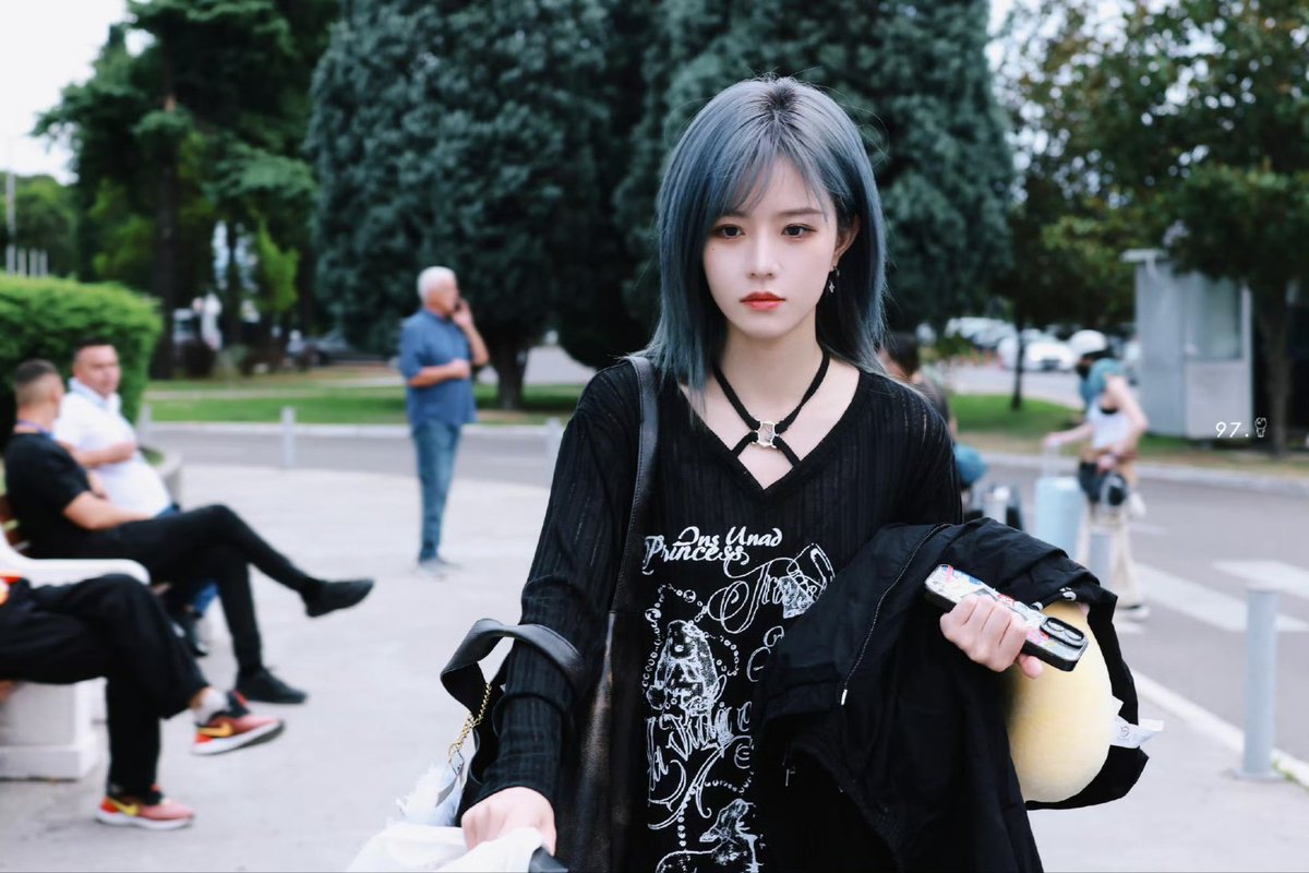 250910 黑山 🛫 
cr: claroscuro- (wb)