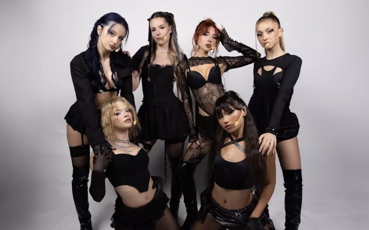 O Manifest, girlgroup turco com 6 integrantes entre 20 e 25 anos, foi preso depois do show da semana passada. 

Elas fizeram um show mais ousado, com restrição de idade, usando roupas que são bem comuns na cultura pop e dançando. E adivinhem o que aconteceu logo depois?