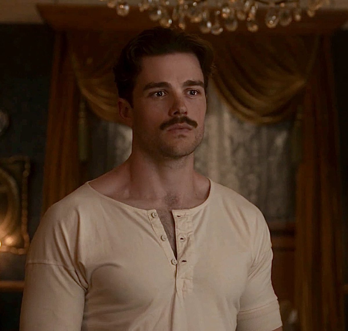 His shoulders 🫠😳 #TheForsytes