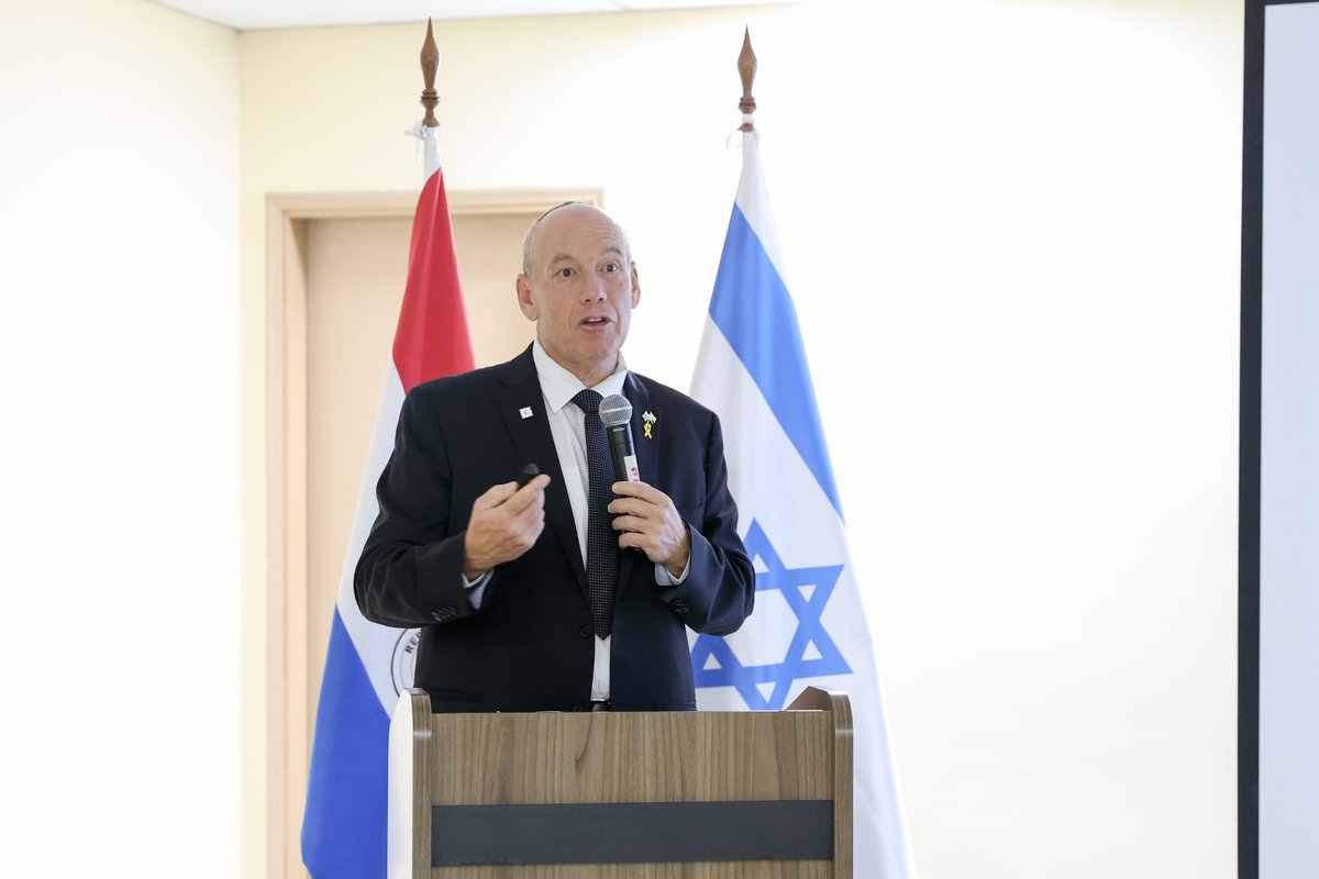 📌Contralor y Defensor del Estado de Israel y presidente de EUROSAI, Matanyahu Englman visita nuestra institución y el Comité Ejecutivo de la CGR celebró una sesión de honor para recibirlo. 🙌🏼

En el marco de su visita, Englman ofreció una Conferencia Magistral titulada