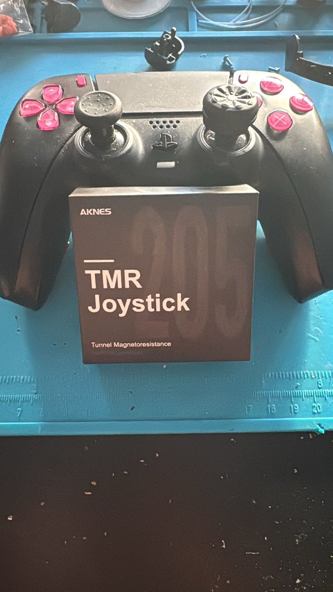 DarkControllers tweet media